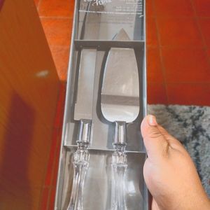 His and hers serving set